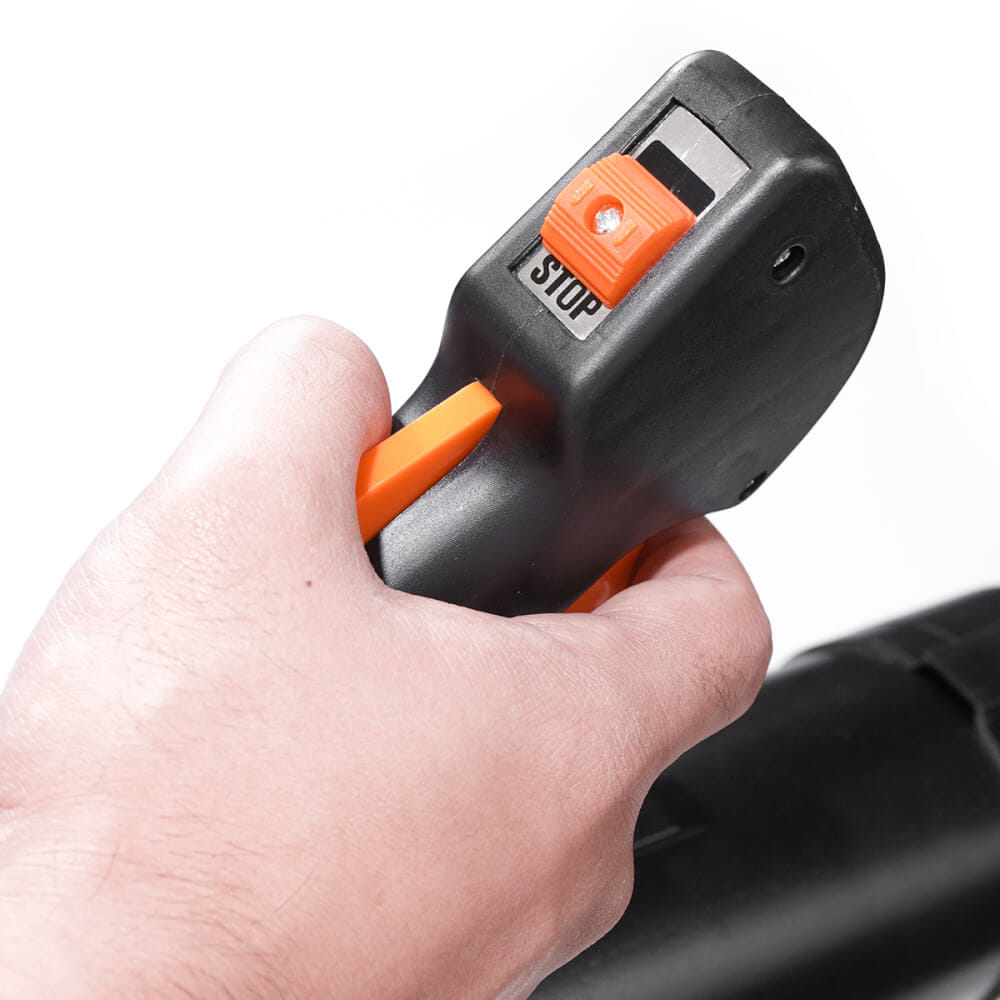 เครื่องเป่าใบไม้ DELTON รุ่น GB-950T สะพายหลัง 6HP 2.9KW